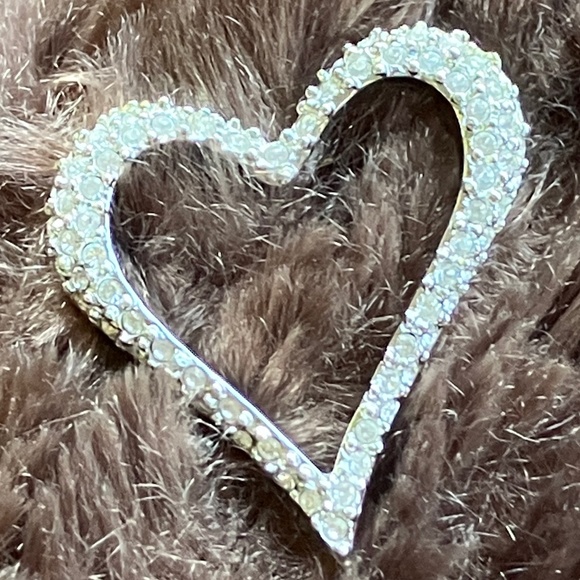 Heart Crystal Brooch Pin - Picture 6 of 7